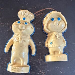 Vintage 1984 Pillsbury Doughboy Poppin Fresh  Poppie Fresh  plastic magnet